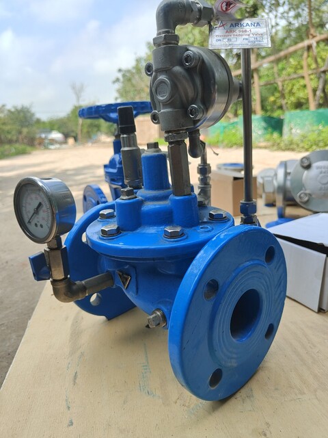 z5314357356510_e1db6c792a1b201f1d5d7ee01e5ef8fa van-giam-ap-thuy-luc